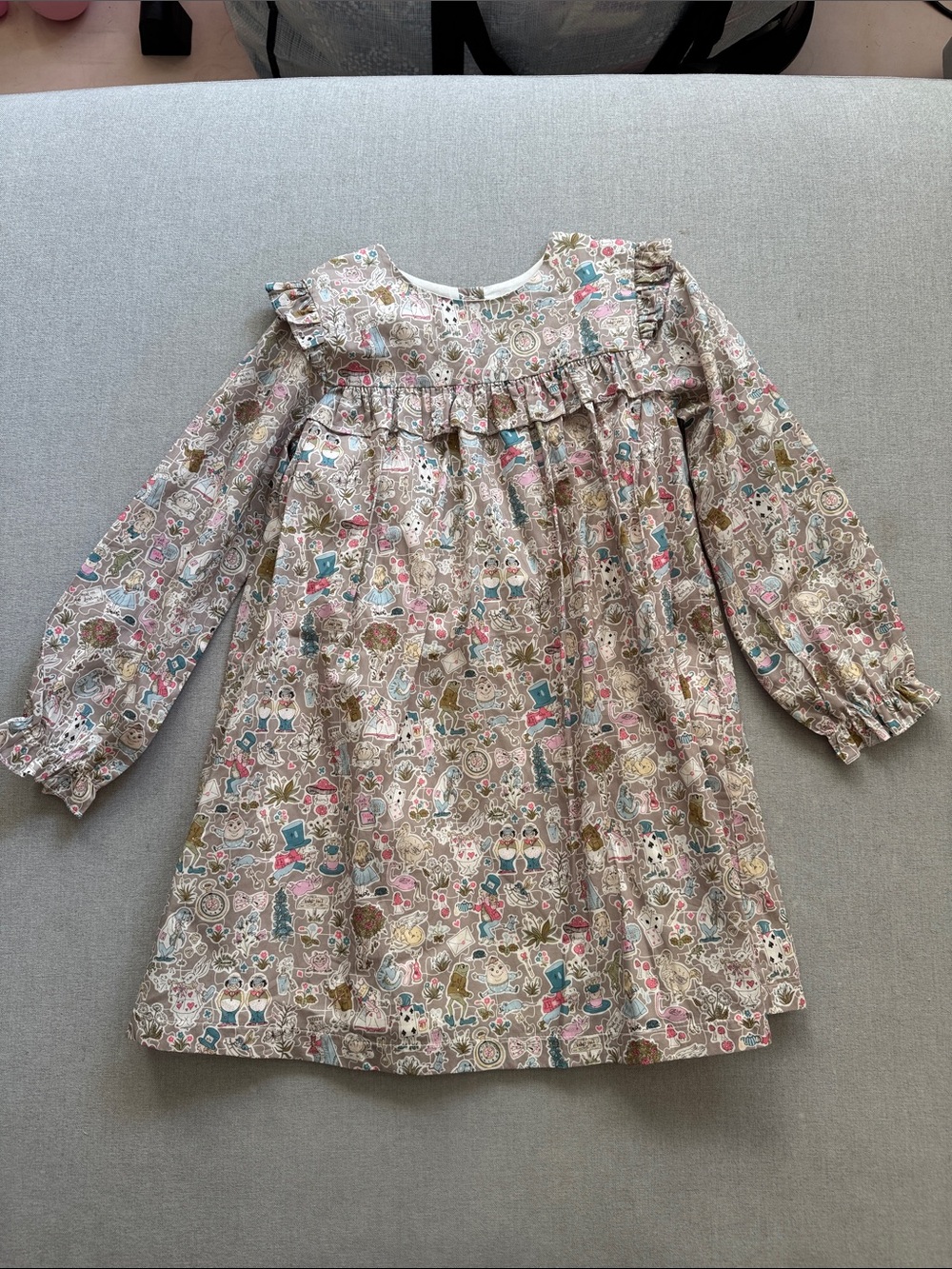 Trotters Londong Girls long sleeved Alice in Wonderland dress size 6/7
